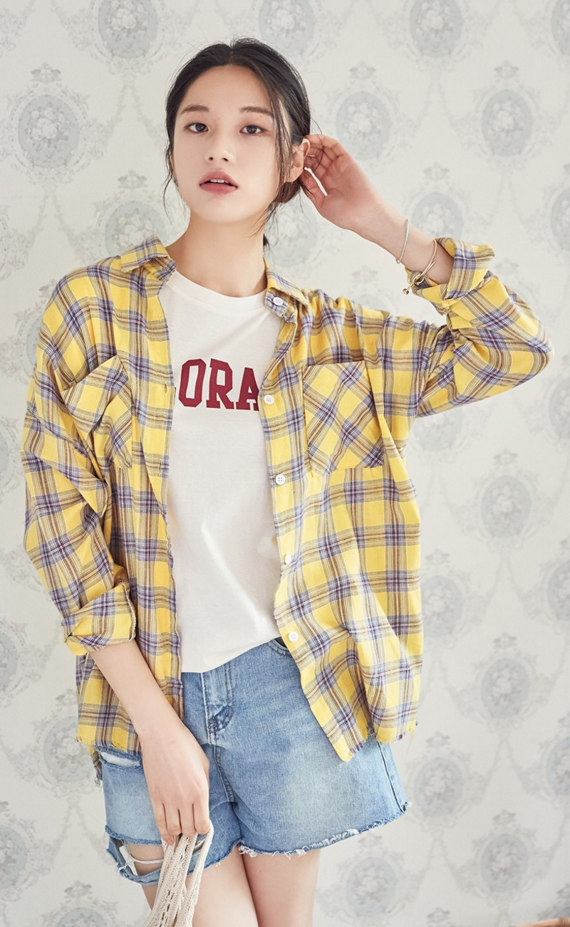 Nâng tầm phong cách với 04 cách phối áo sơ mi kết hợp với quần short nữ cá tính